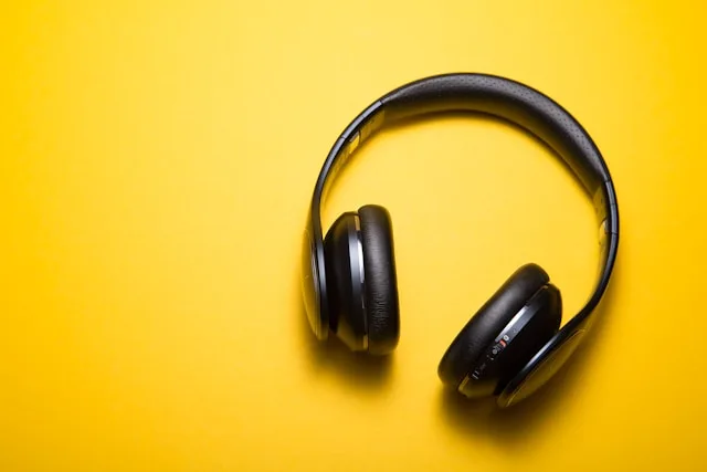 Noise-Cancelling Headphones Showdown: Sony WH-1000XM5 vs Bose QuietComfort 45