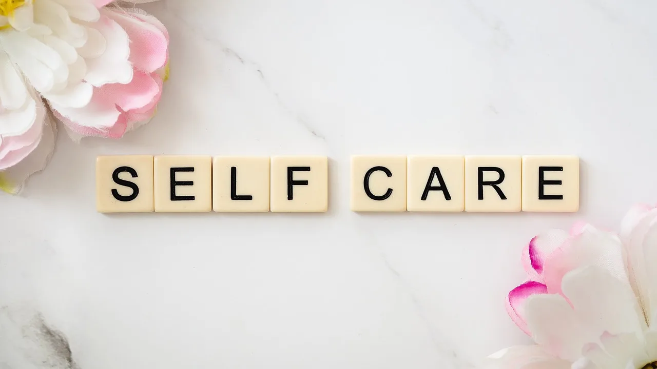10 Minute Self-Care Guide for a Well-Rested Look