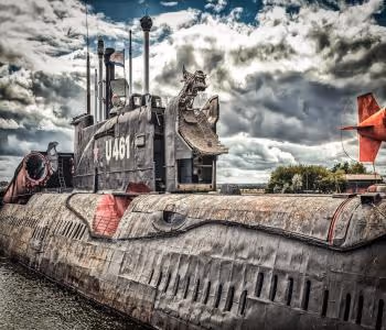 9dae6ca22f63b5e94b29c4c55715d168 submarine 4320804 1280 0